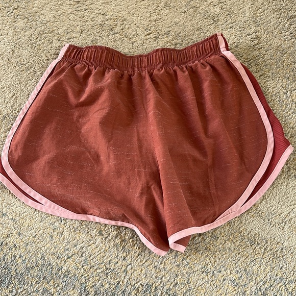 Pink & Maroon Nike Dri-fit Women’s Shorts size medium, includes liner - Picture 4 of 4
